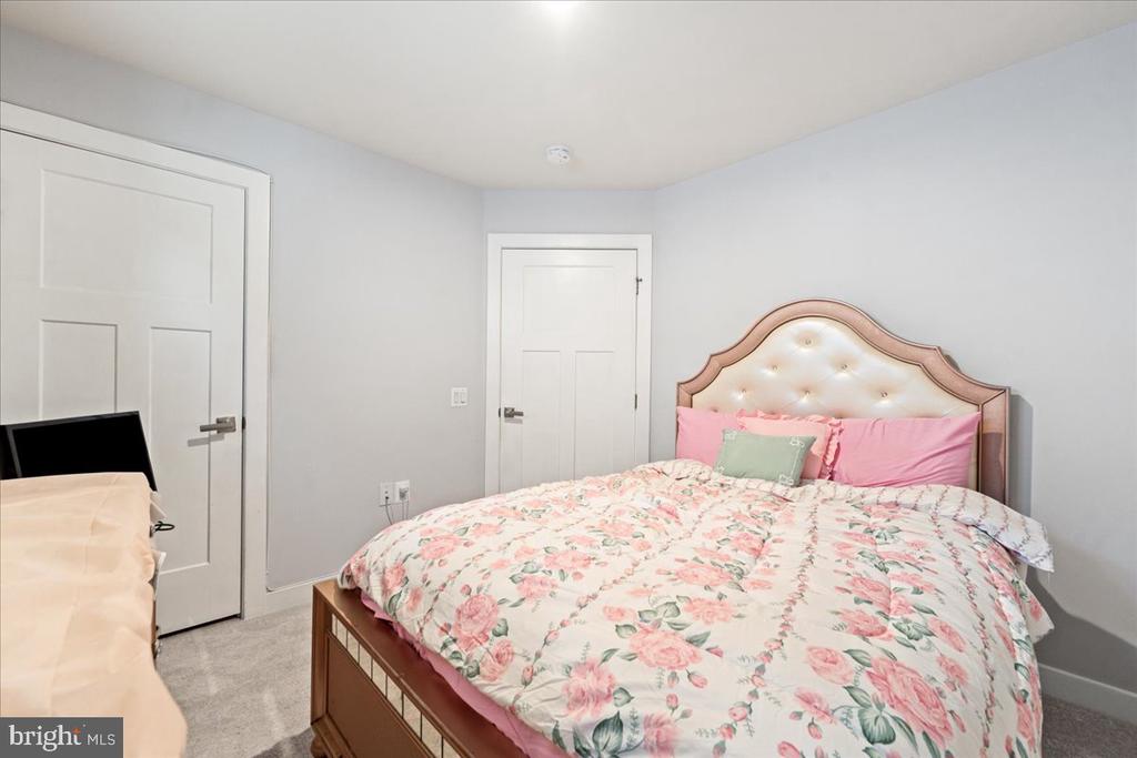 7609 LOUGHTON LANE