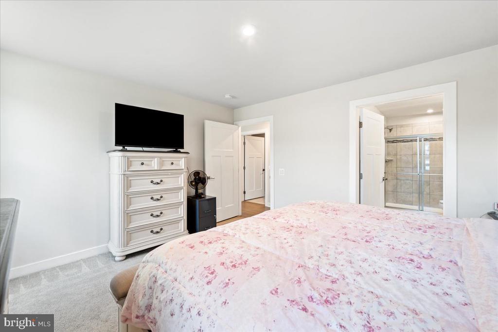 7609 LOUGHTON LANE