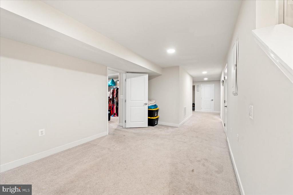 7609 LOUGHTON LANE