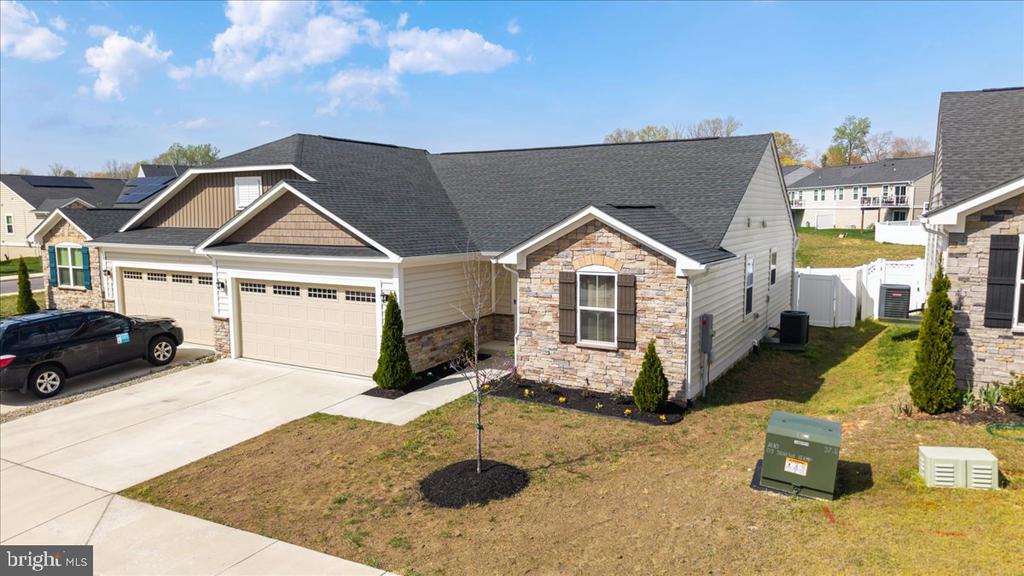 7609 LOUGHTON LANE