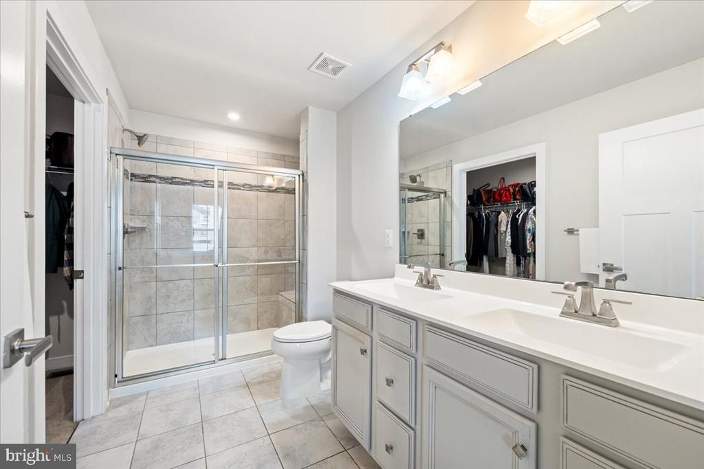 7609 LOUGHTON LANE