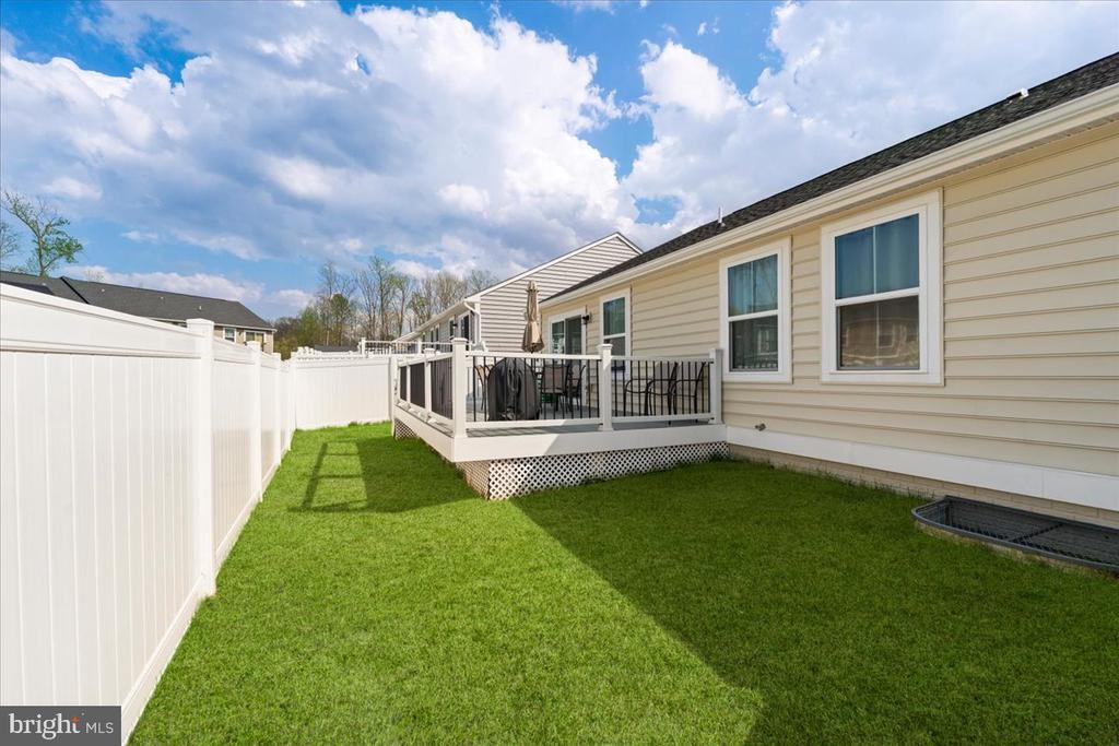 7609 LOUGHTON LANE