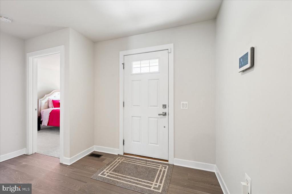 7609 LOUGHTON LANE