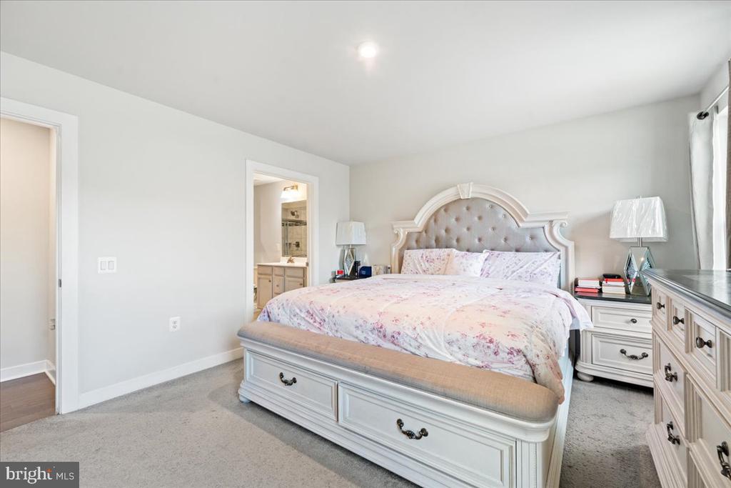 7609 LOUGHTON LANE