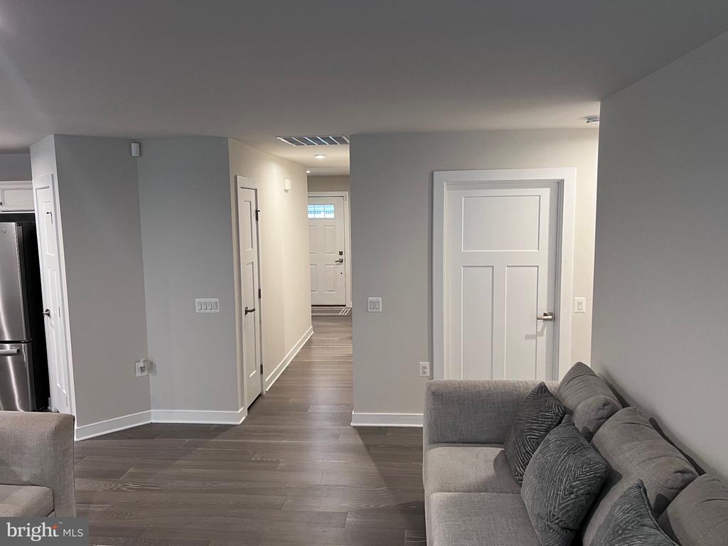 7609 LOUGHTON LANE