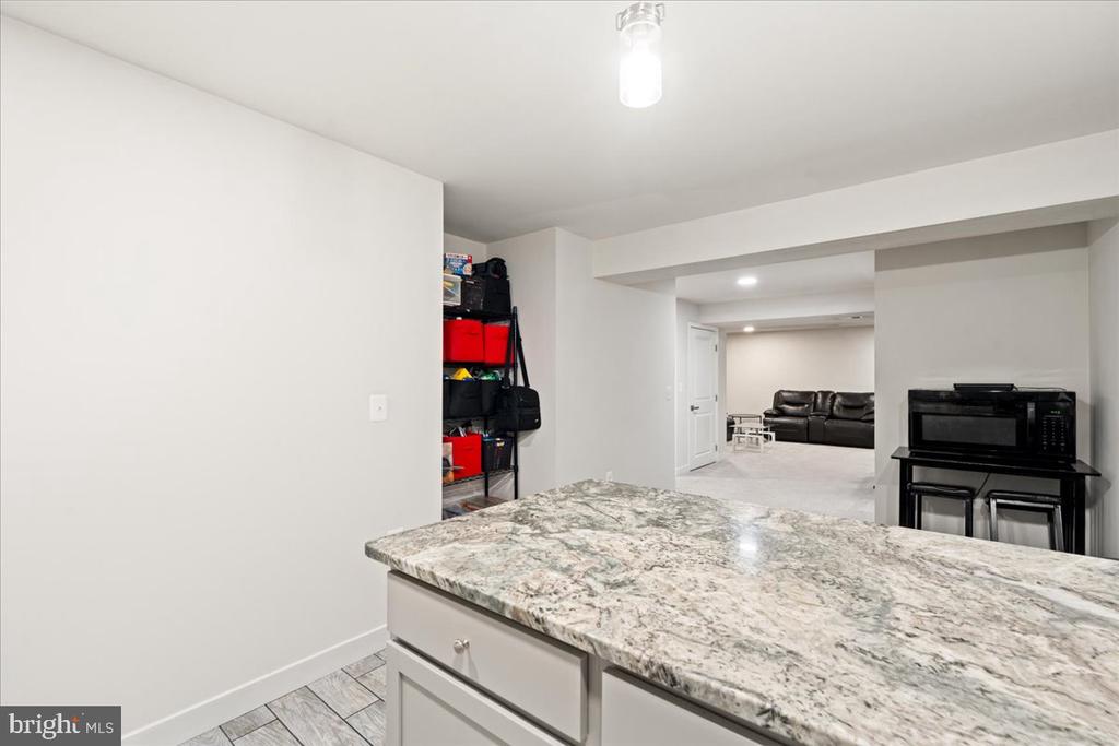 7609 LOUGHTON LANE