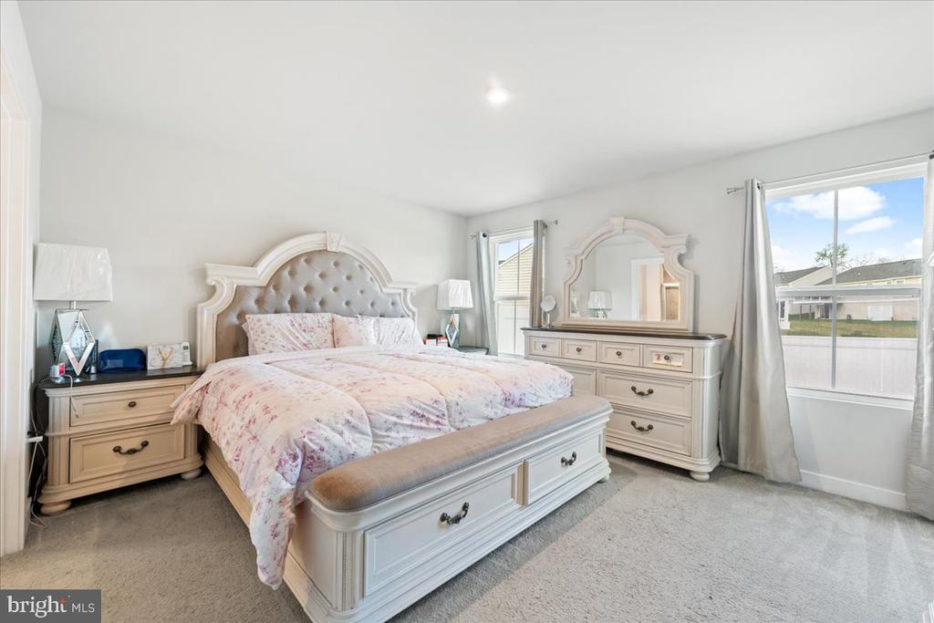 7609 LOUGHTON LANE