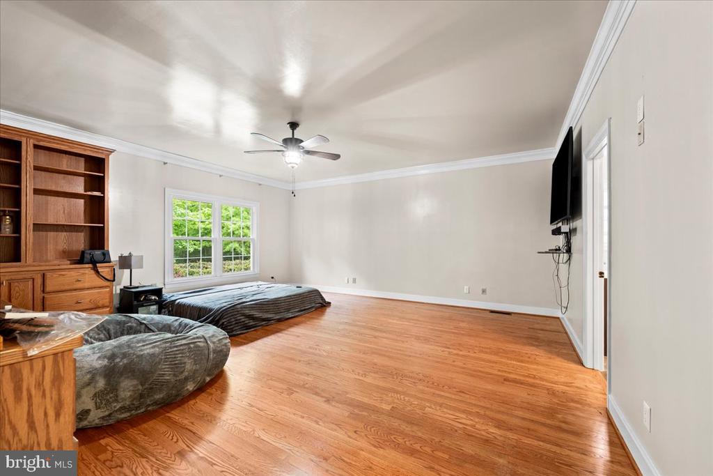 7403 BARRISTER COURT