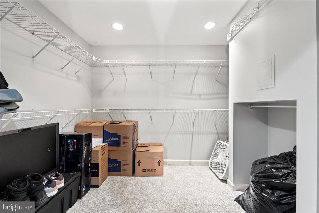 7403 BARRISTER COURT