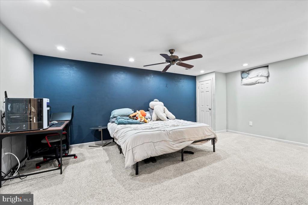 7403 BARRISTER COURT