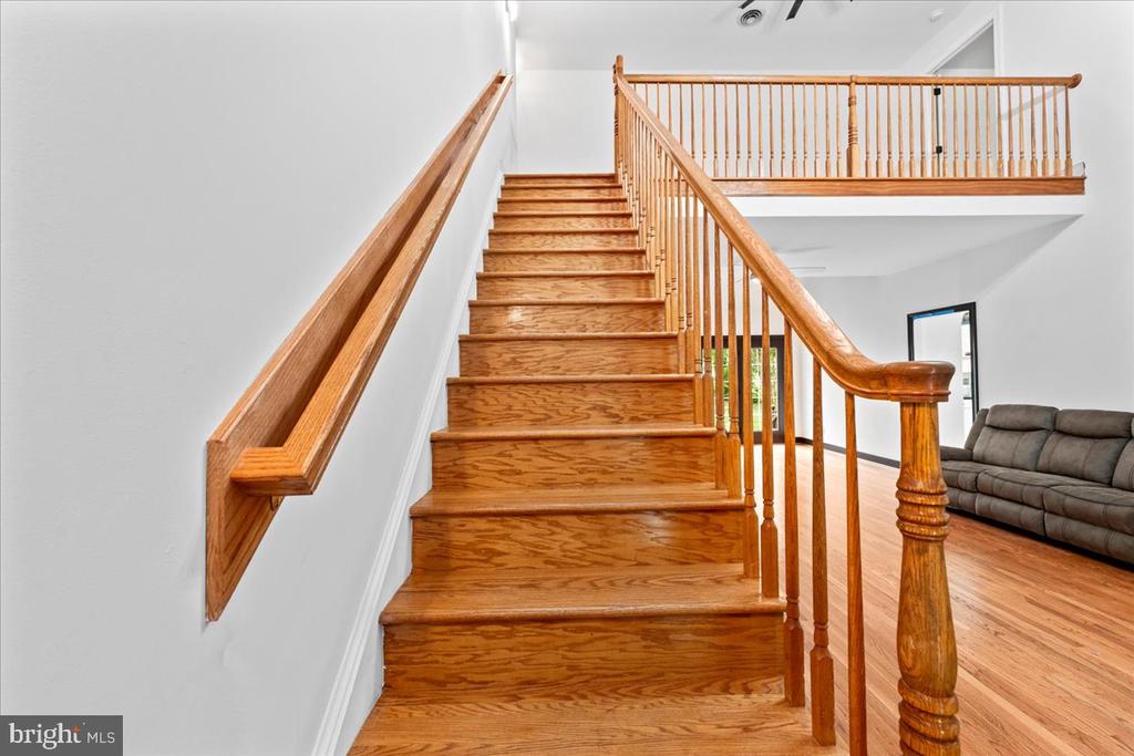 7403 BARRISTER COURT