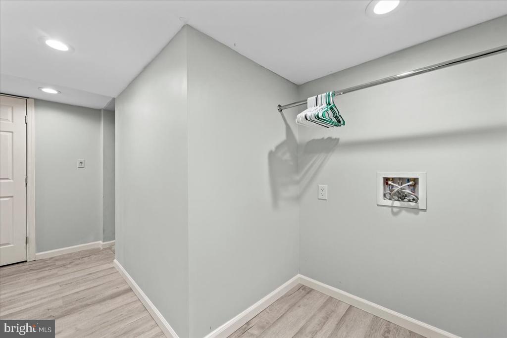 7403 BARRISTER COURT