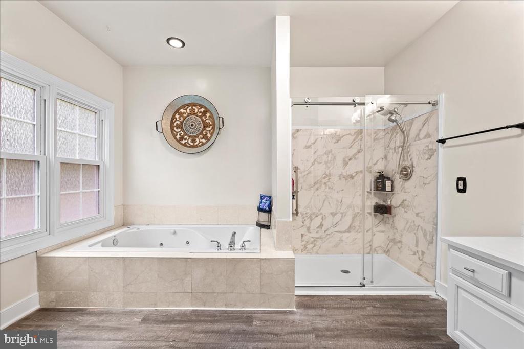 7403 BARRISTER COURT