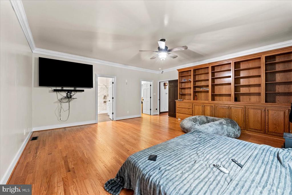 7403 BARRISTER COURT
