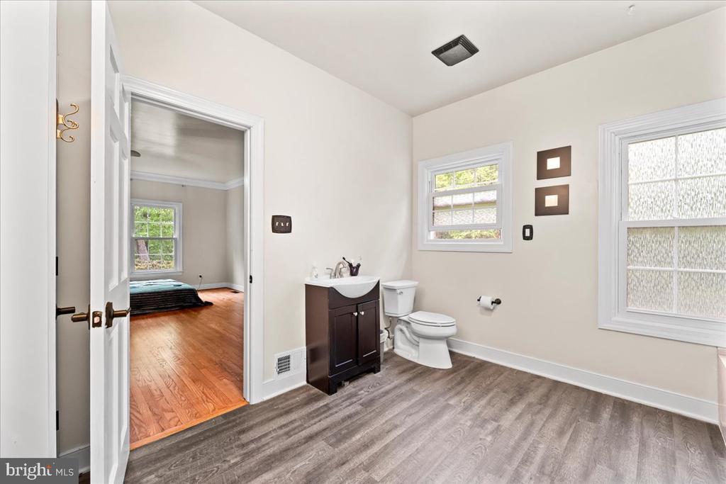 7403 BARRISTER COURT