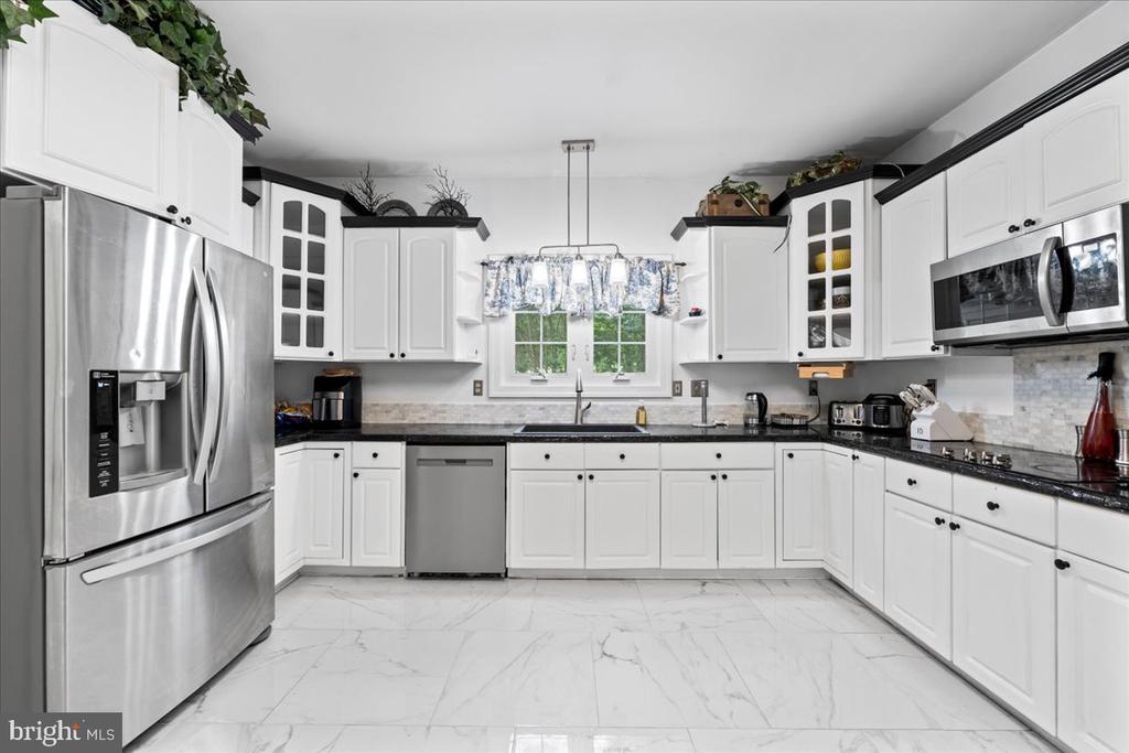 7403 BARRISTER COURT