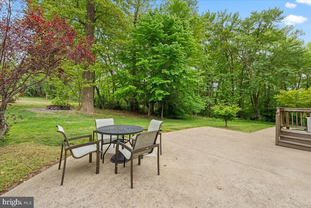 7403 BARRISTER COURT