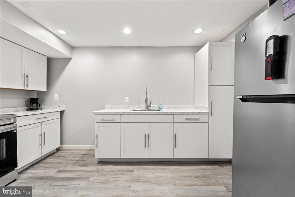 7403 BARRISTER COURT
