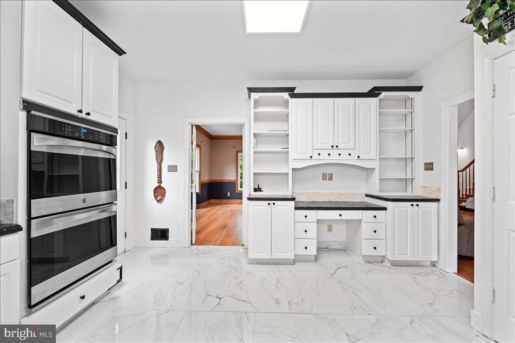 7403 BARRISTER COURT