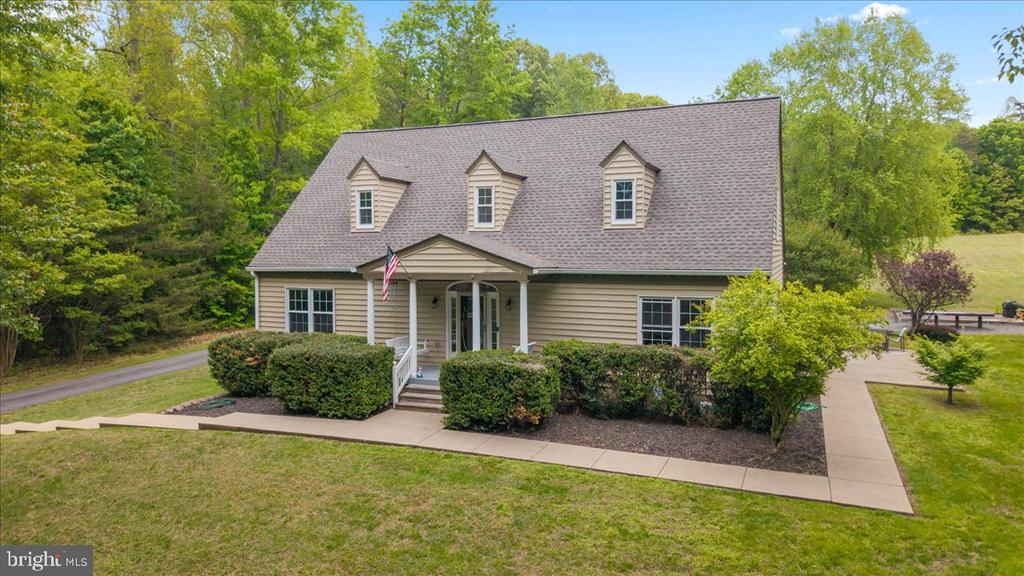 7403 BARRISTER COURT