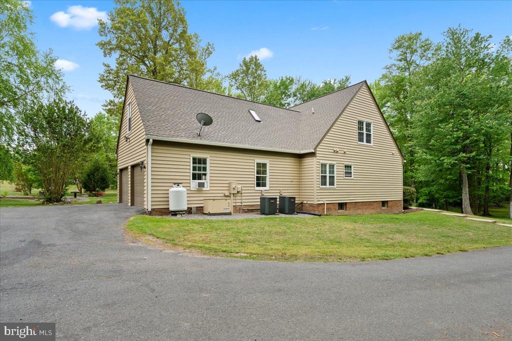 7403 BARRISTER COURT