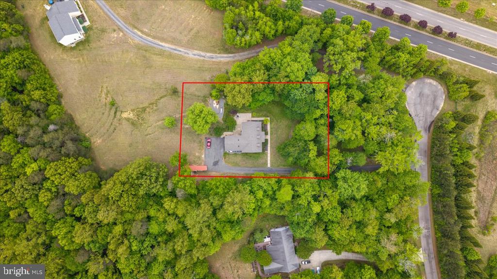 7403 BARRISTER COURT
