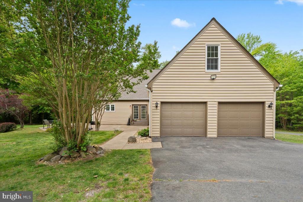 7403 BARRISTER COURT