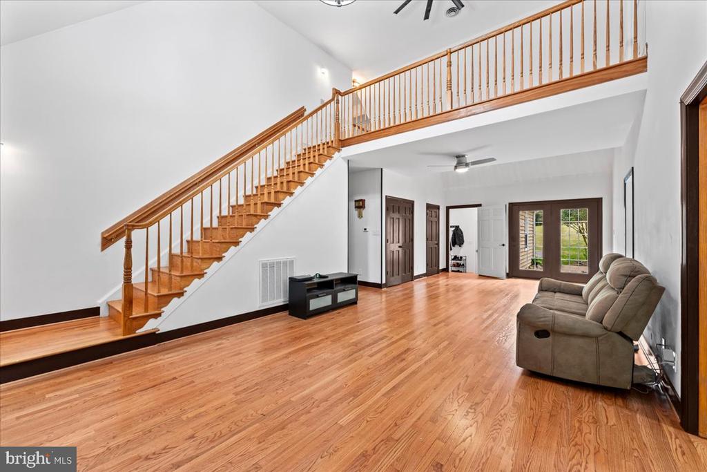 7403 BARRISTER COURT