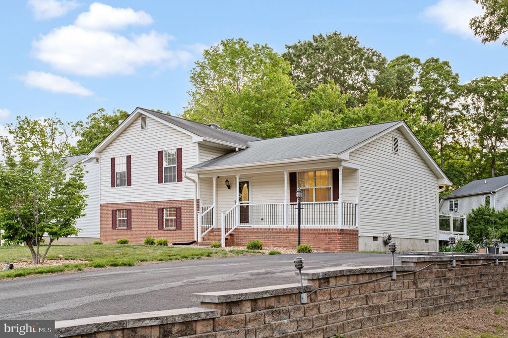 95 DEVONNE DRIVE