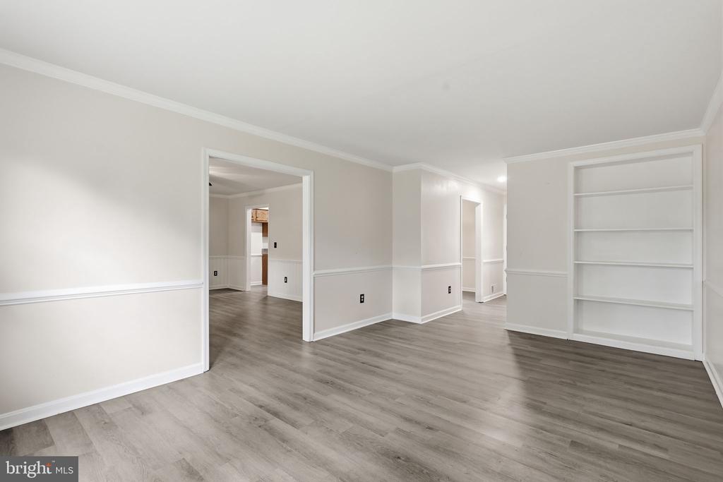 10800 WOODLAND DRIVE