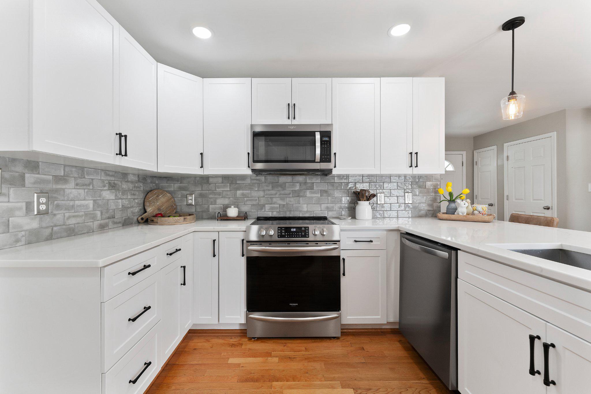8811 KENT COURT