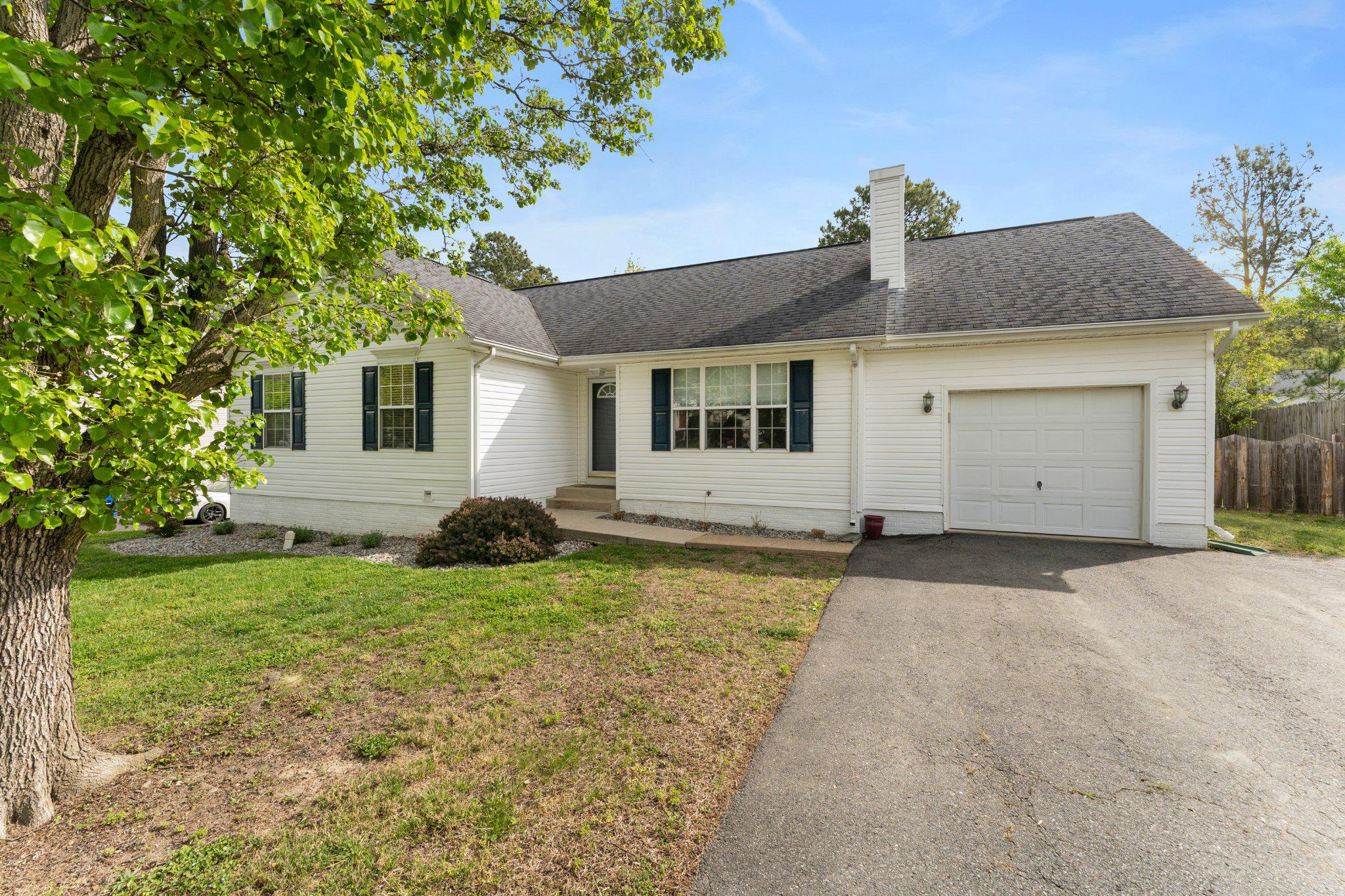 8811 KENT COURT