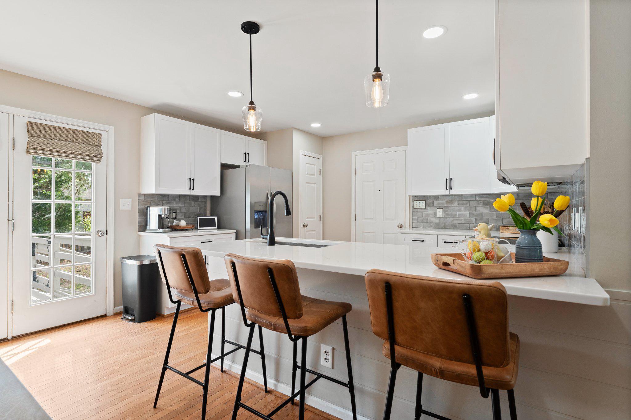 8811 KENT COURT