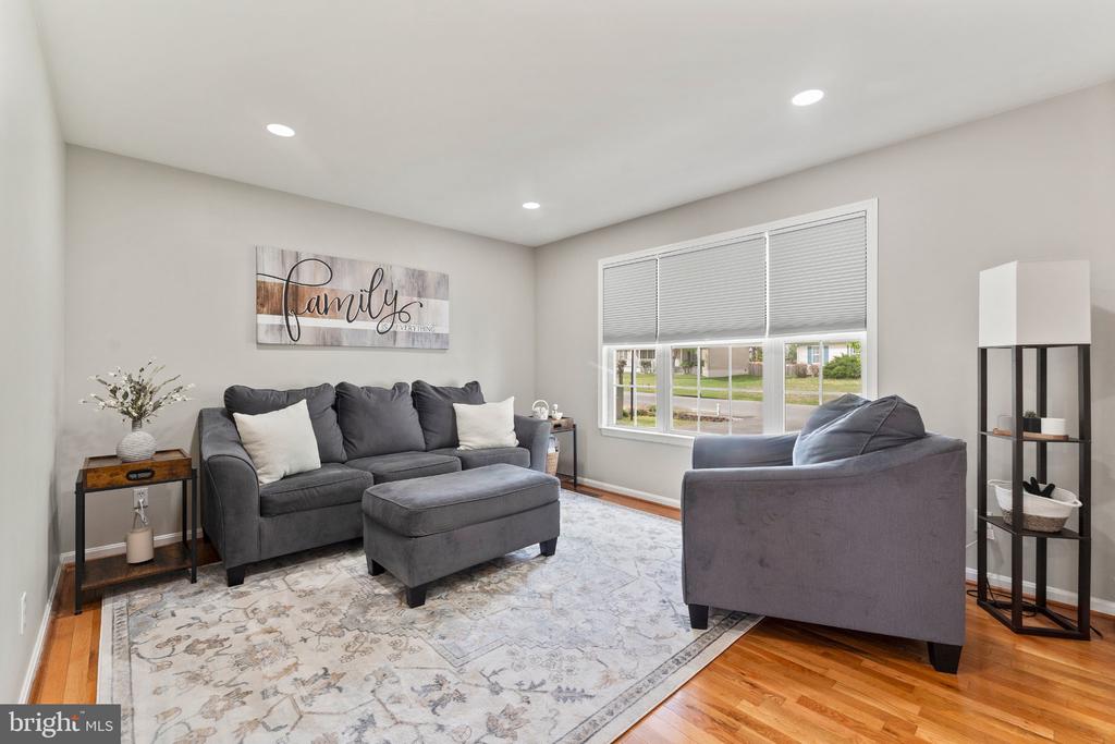 8811 KENT COURT