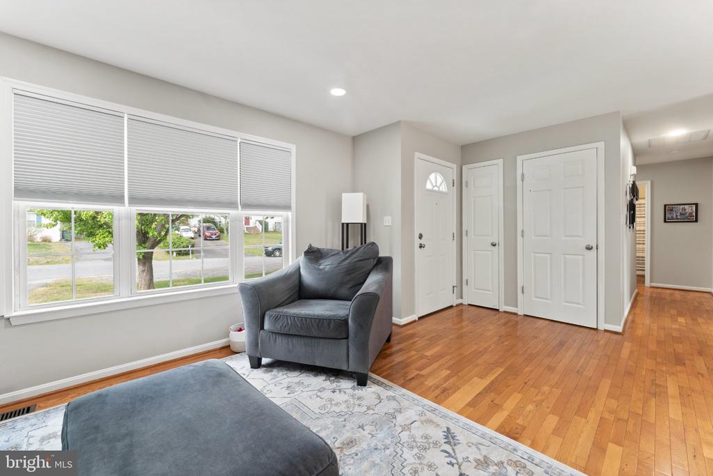 8811 KENT COURT