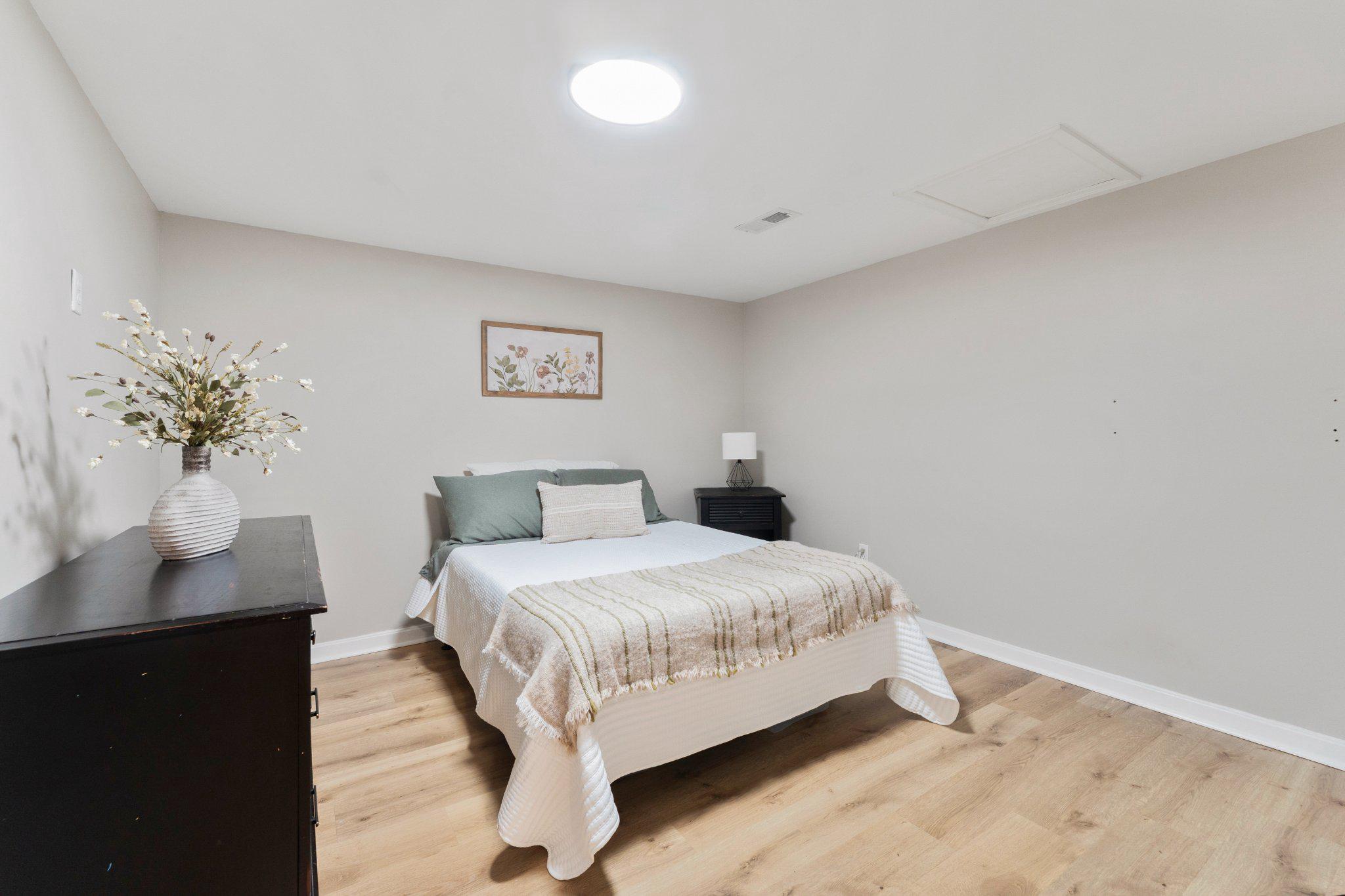 8811 KENT COURT