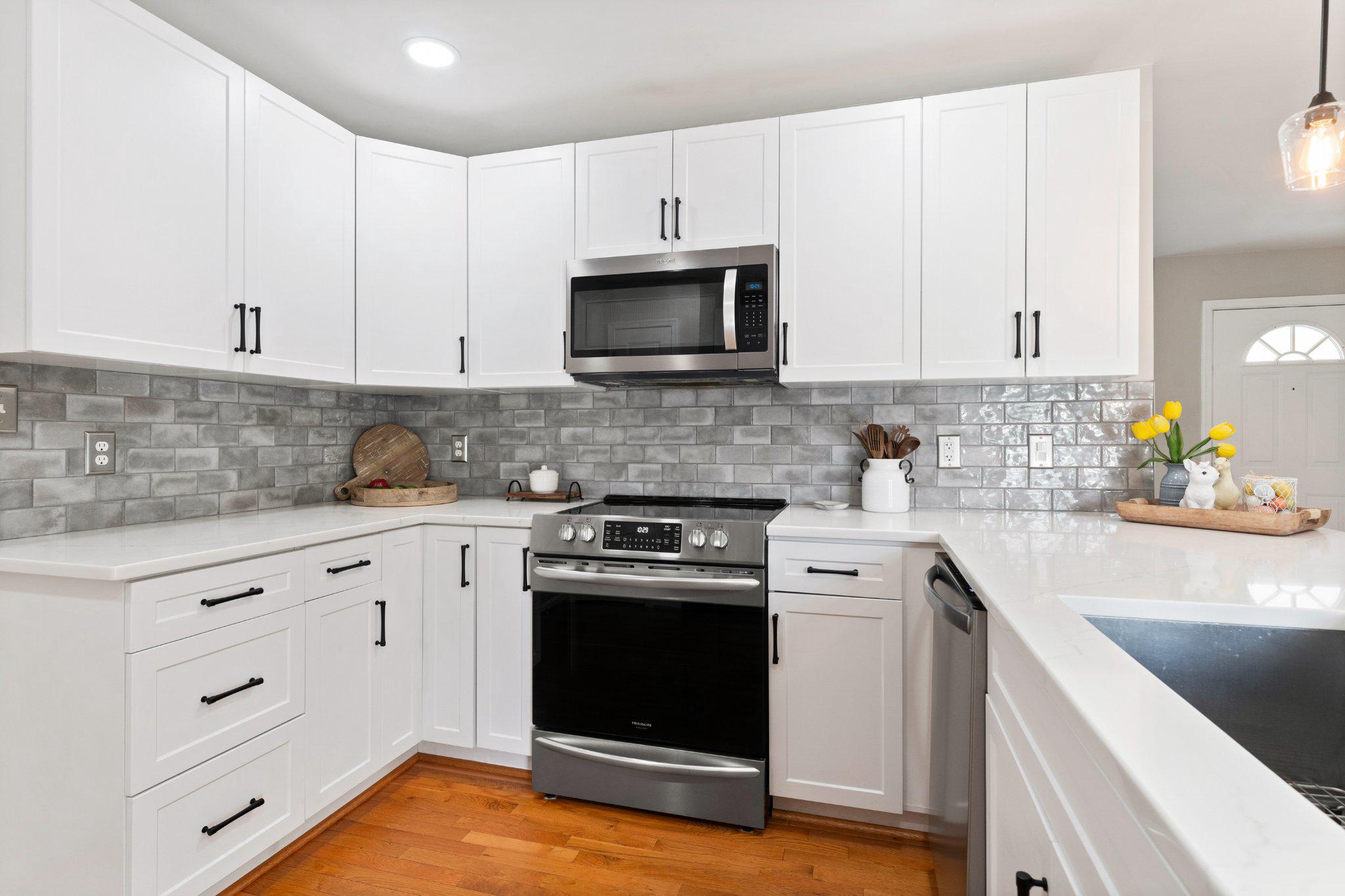 8811 KENT COURT