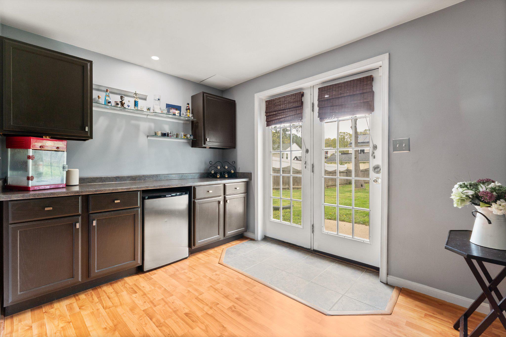8811 KENT COURT