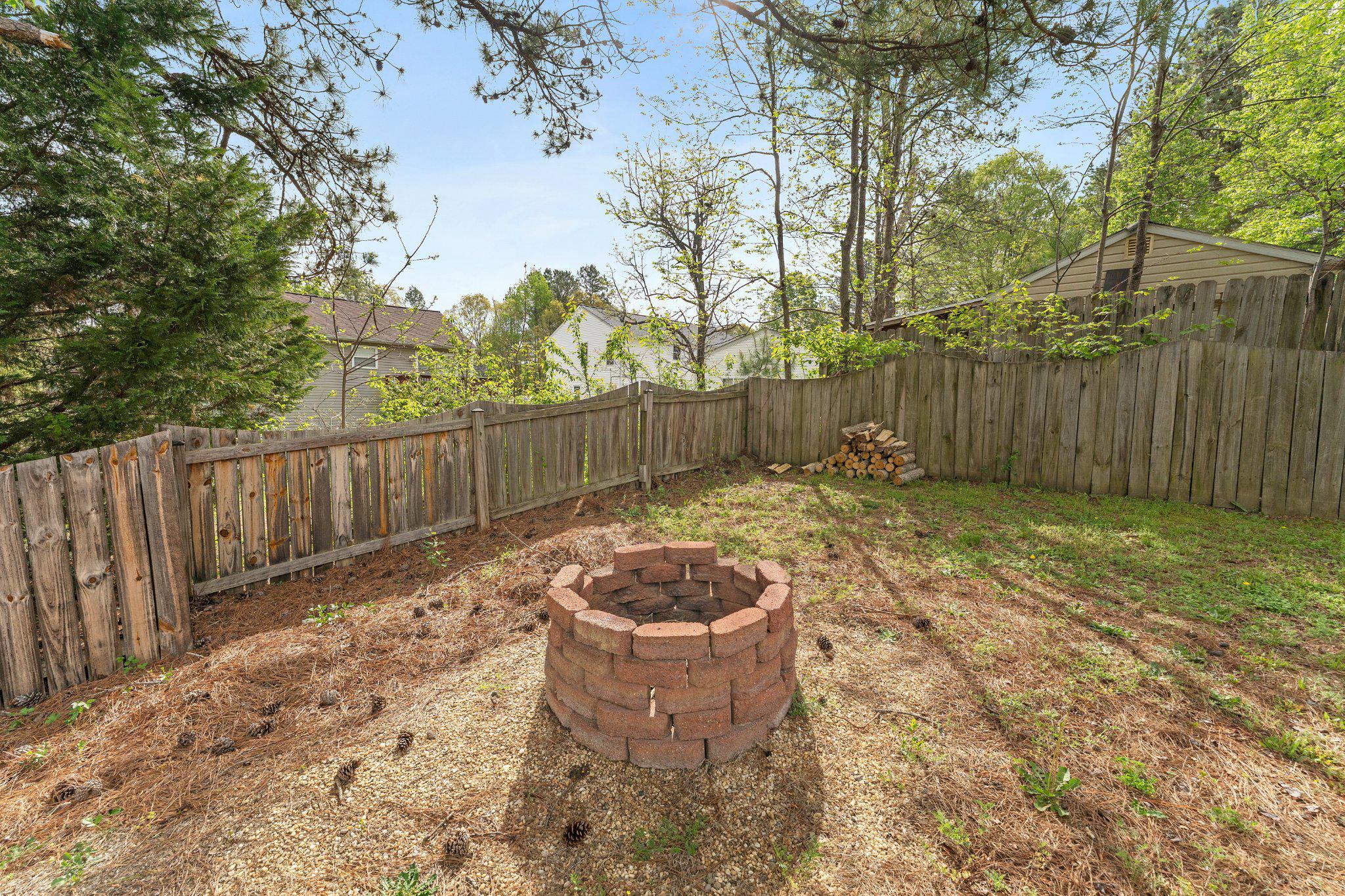 8811 KENT COURT