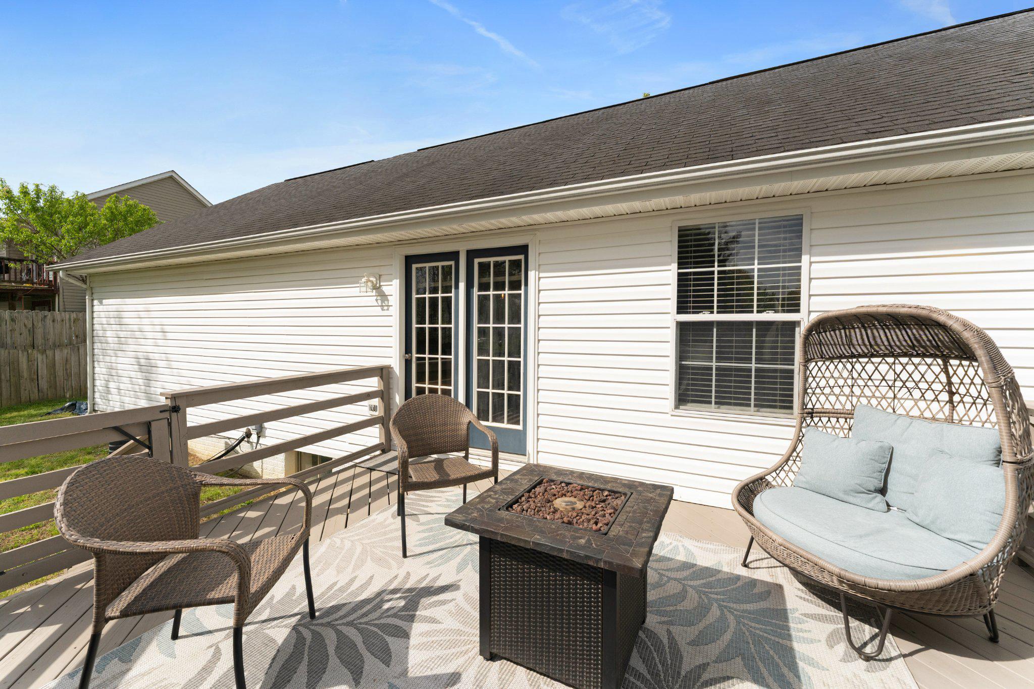 8811 KENT COURT