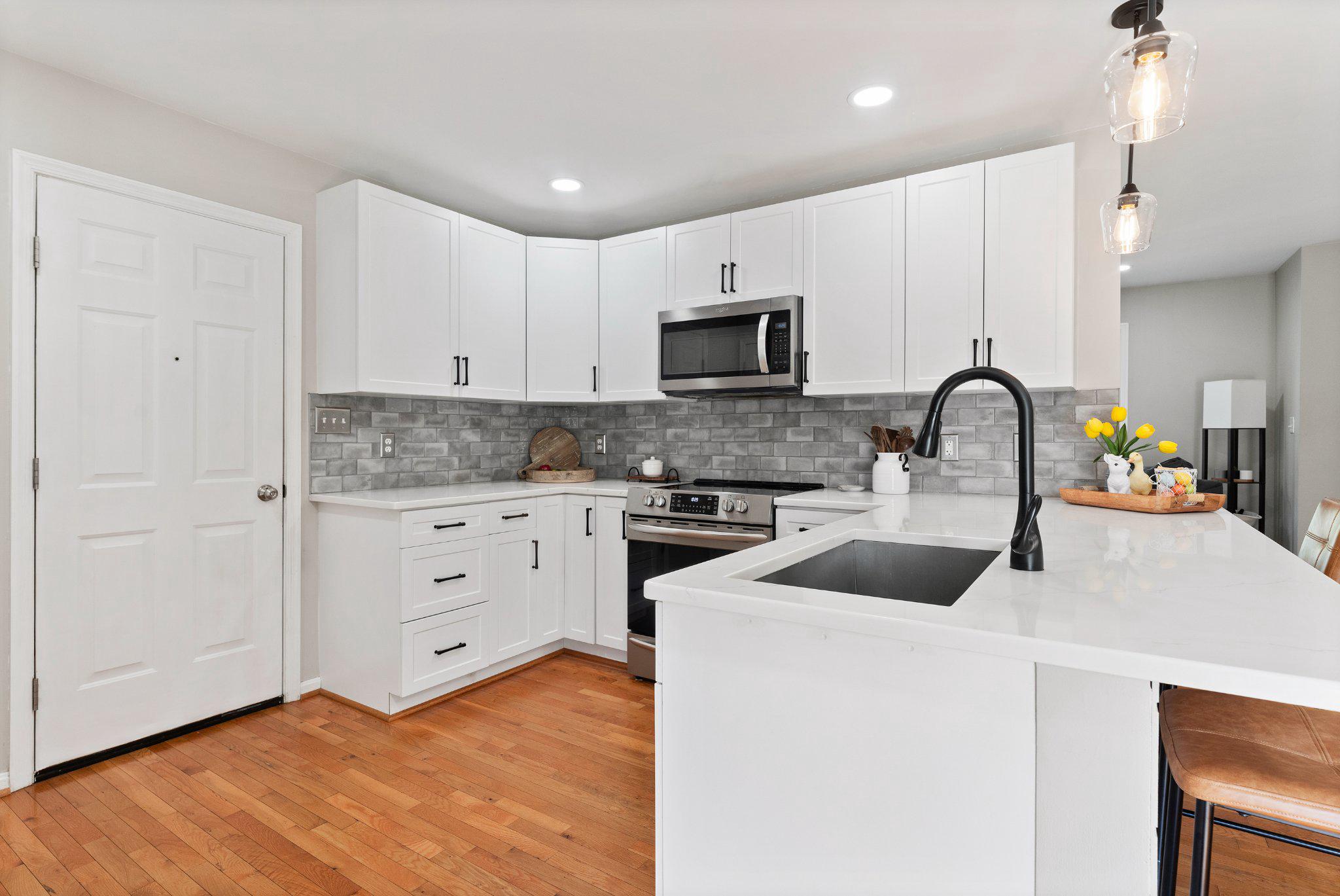 8811 KENT COURT