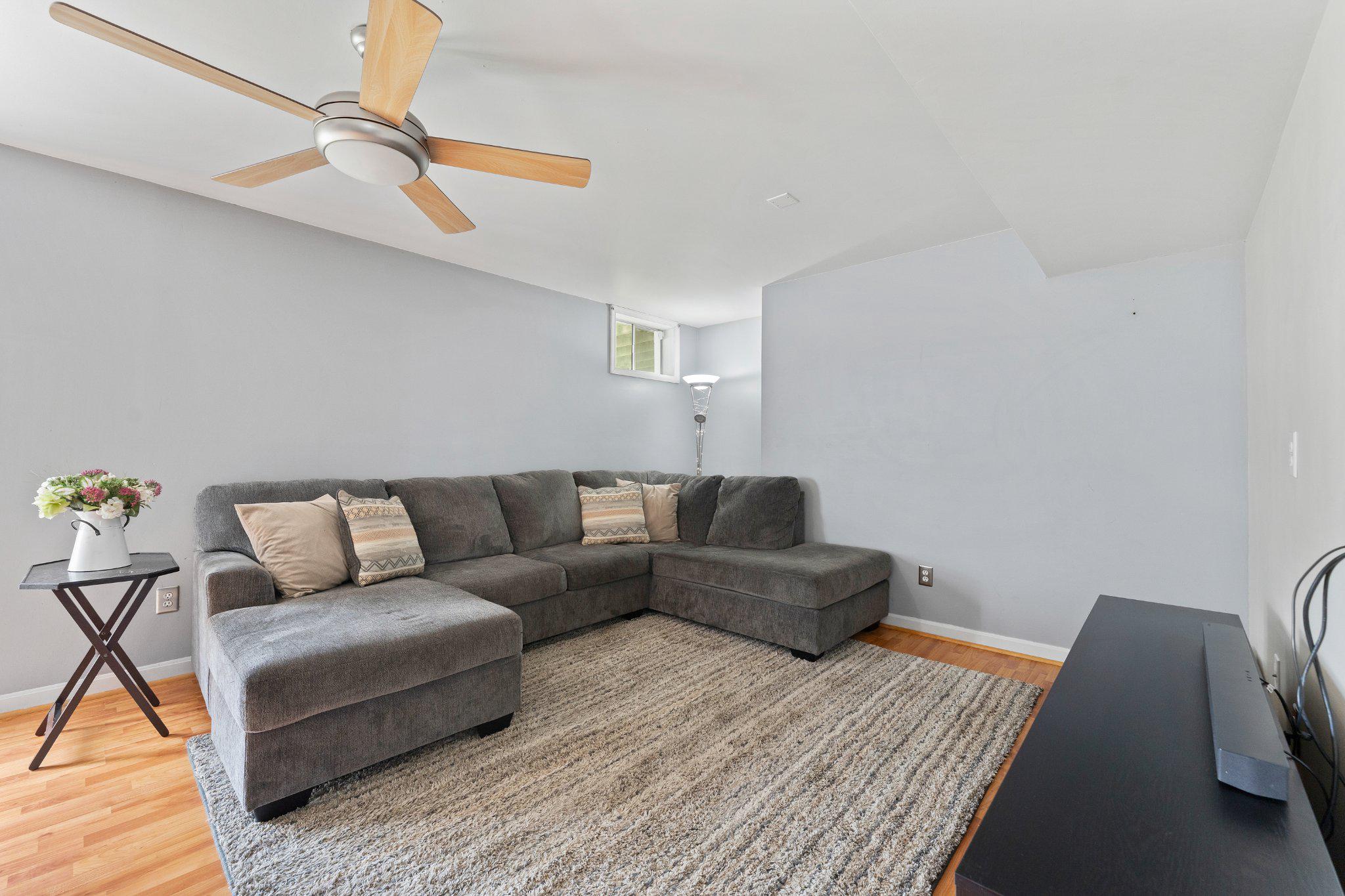8811 KENT COURT