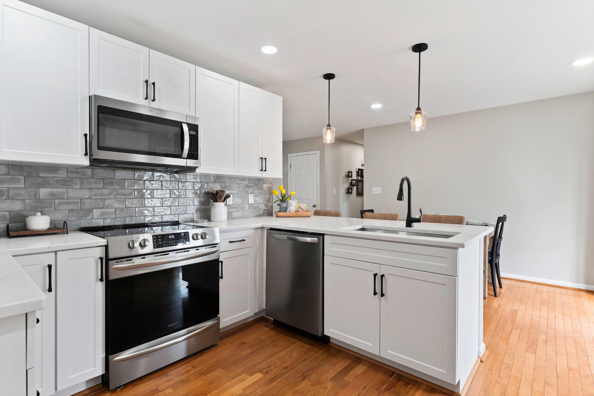 8811 KENT COURT