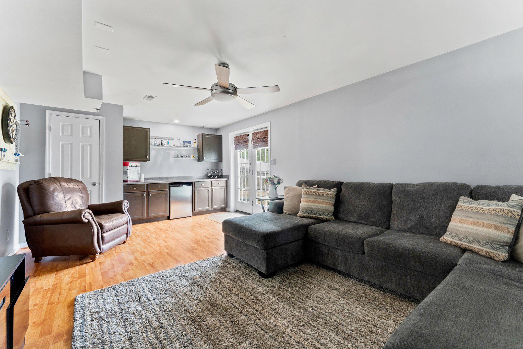 8811 KENT COURT