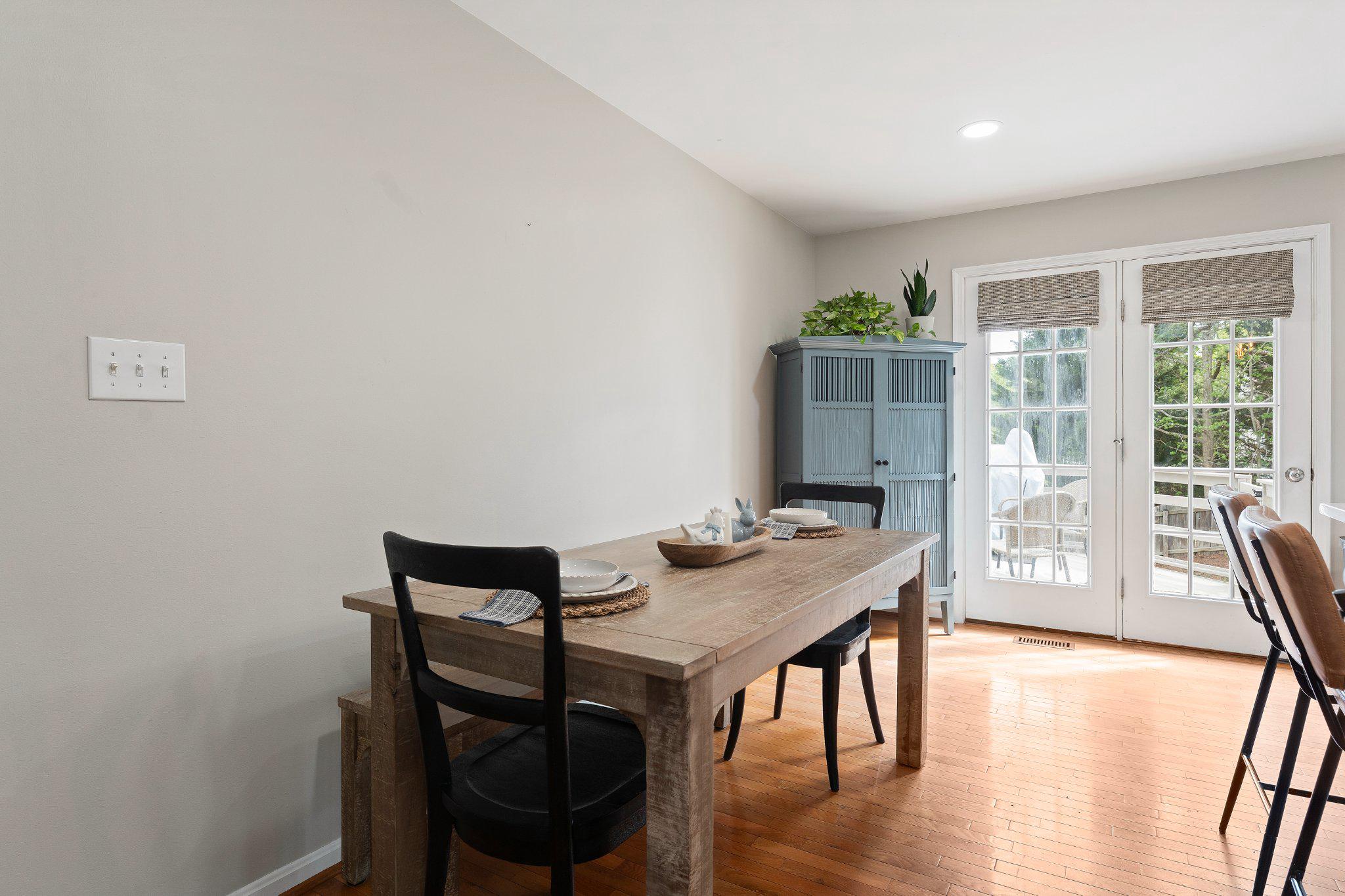 8811 KENT COURT