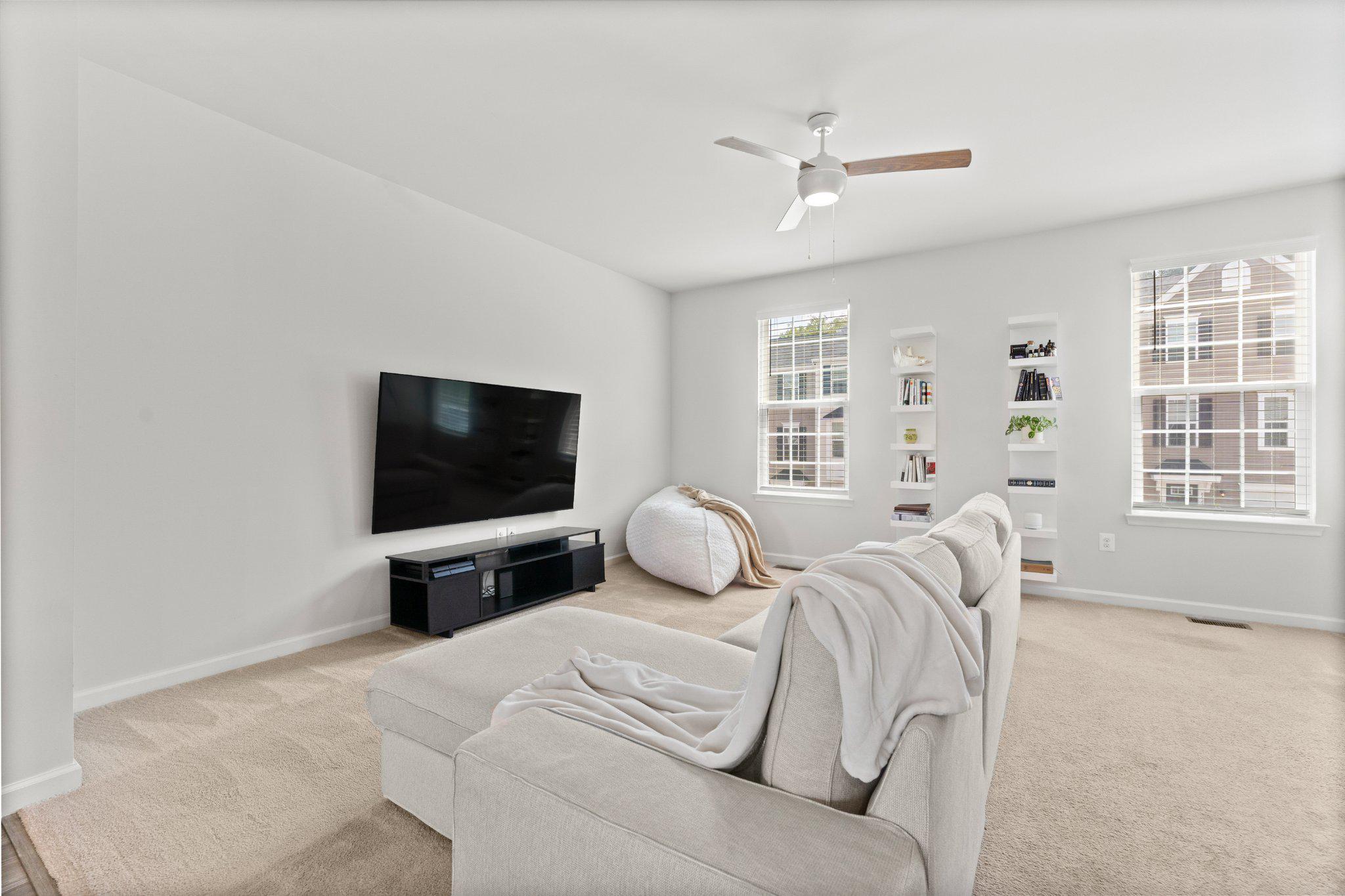 8426 DEVRIES LANE