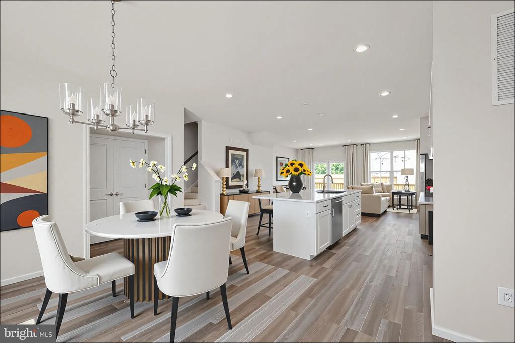 8810 SELBY COURT