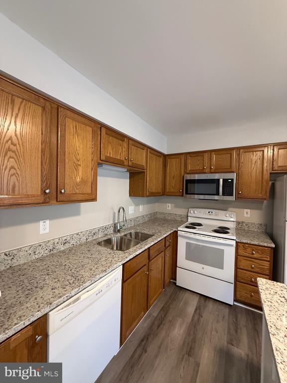 4003 FOUNTAIN BRIDGE COURT