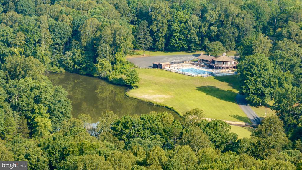 12707 LAKE WILDERNESS LANE