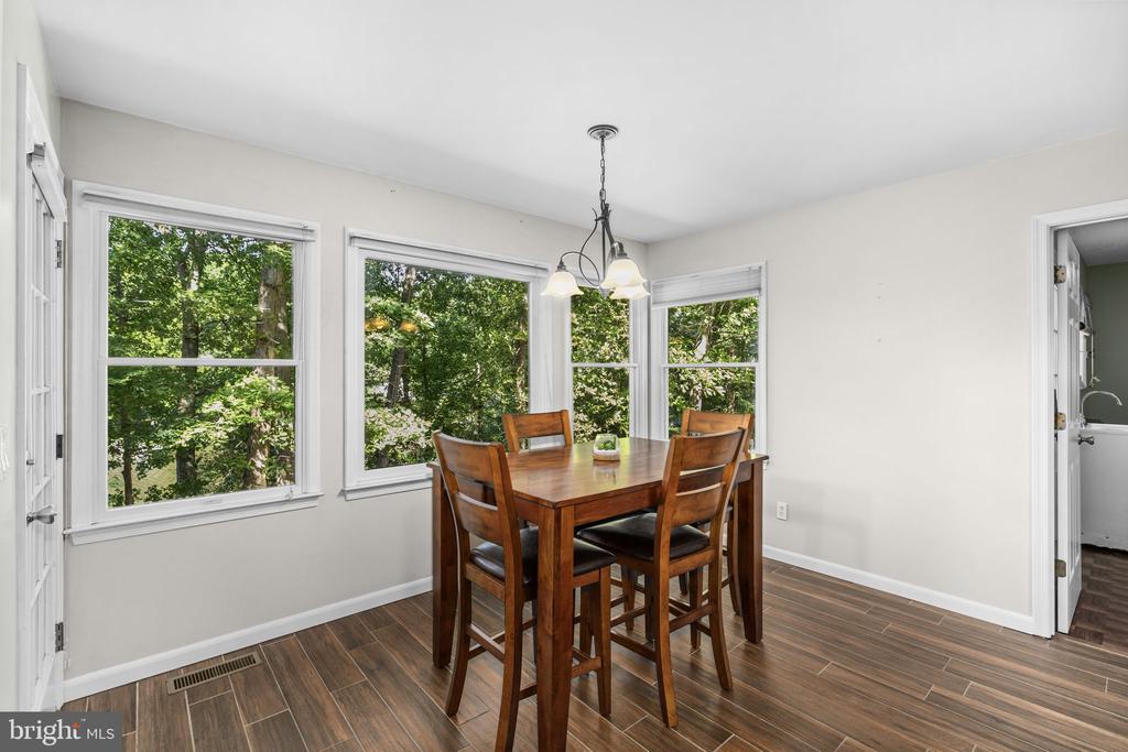 12707 LAKE WILDERNESS LANE